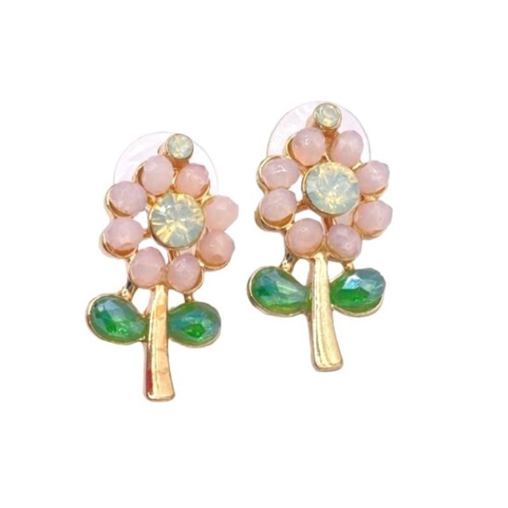 Gold cute flower stud earrings